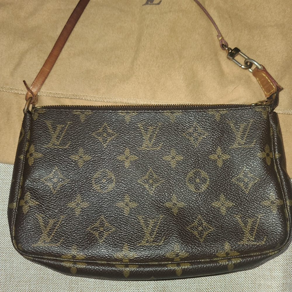 Louis Vuitton Brown Monogram Clutch - Picture 10 of 10
